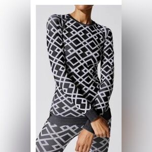 Sweaty Betty Women's Ski Base Layer Top black geo jacquard pattern Small